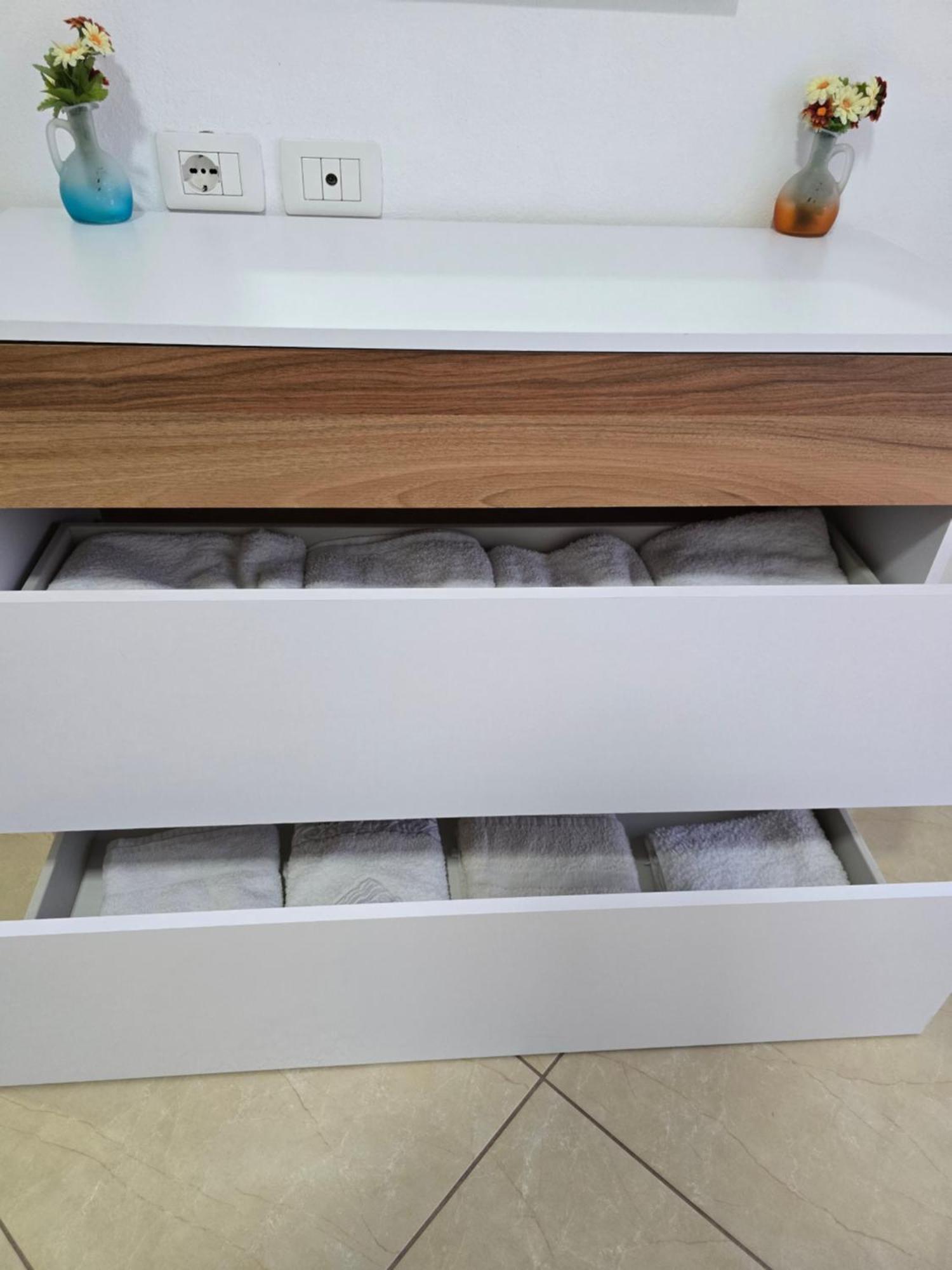 Modern , Quiet , Family Friendly & Fully Furnished Apartment Vlorë 외부 사진